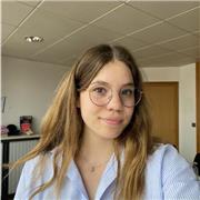 Je donnes de cours particulier pour les enfants, de la primaire au collège dans la joie et la positivité afin de les faire progresser !